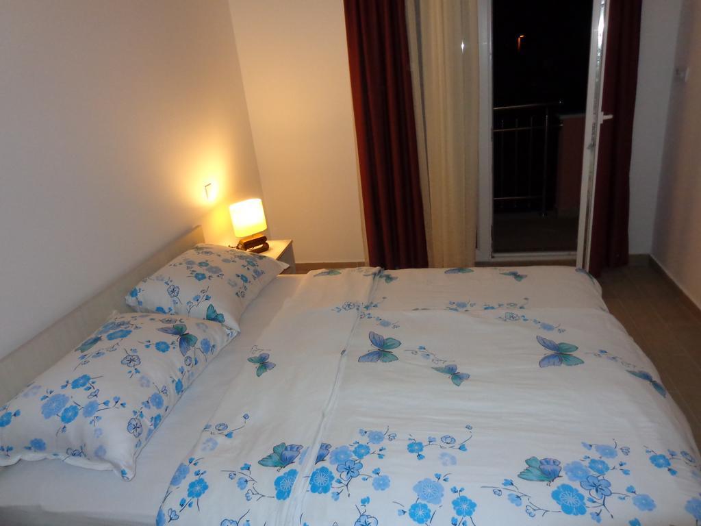Villa Palas Apartments Rogoznica  Zimmer foto