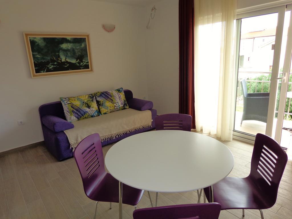 Villa Palas Apartments Rogoznica  Zimmer foto