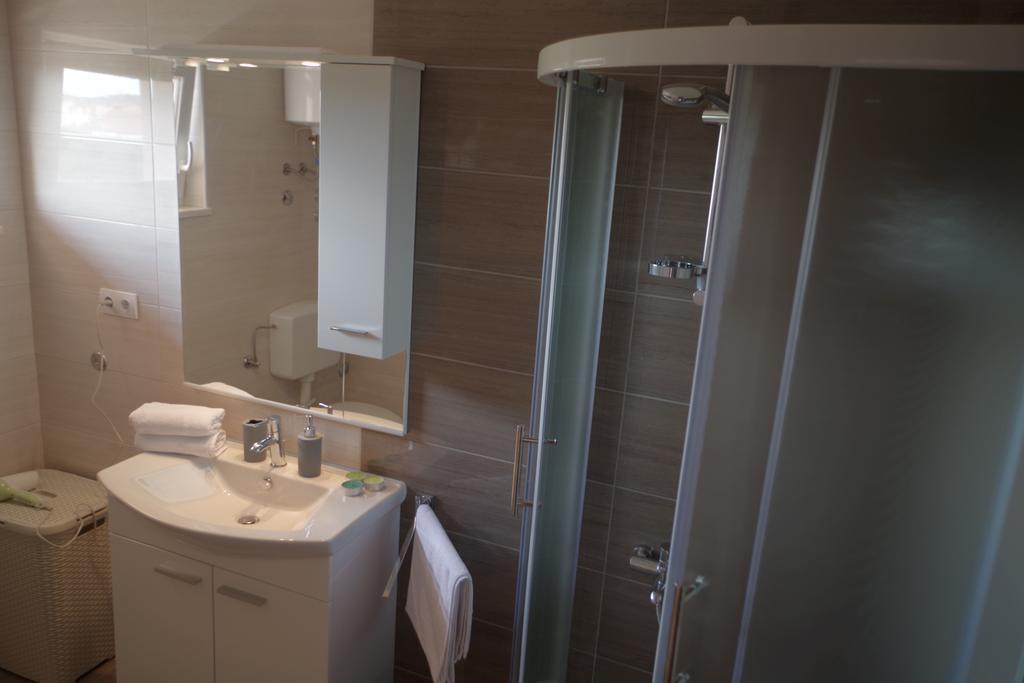Villa Palas Apartments Rogoznica  Zimmer foto